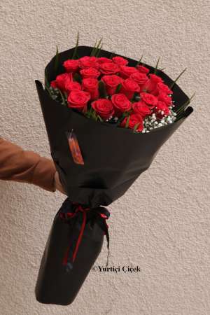 25 Red Roses