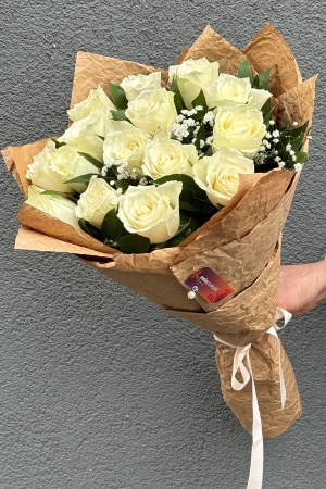 15 White Rose Bouquet